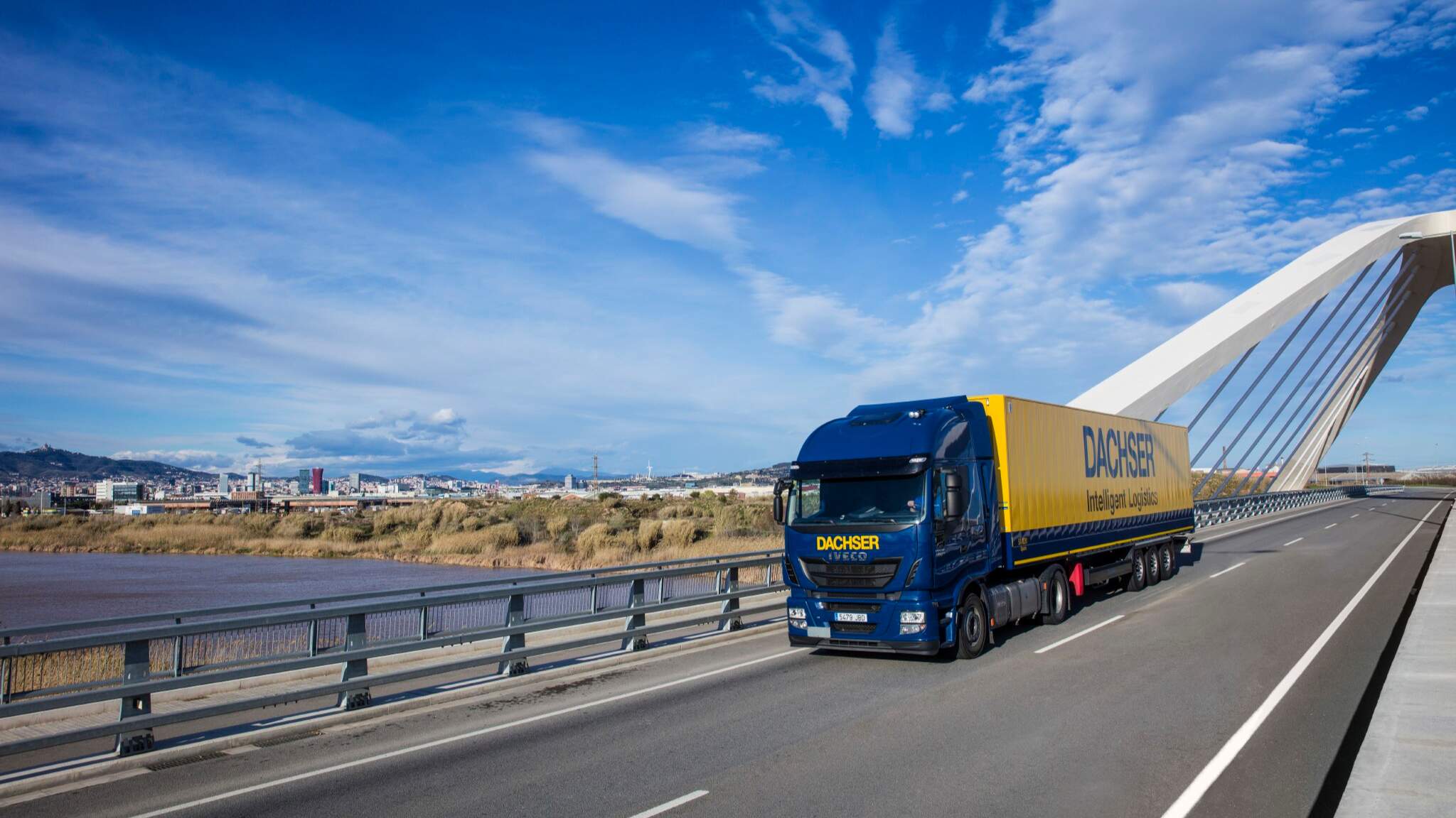V Barcelone zabezpečujú dve elektrické vozidlá a nákladný bicykel zásobovanie v oblasti Paseo de Gracia.